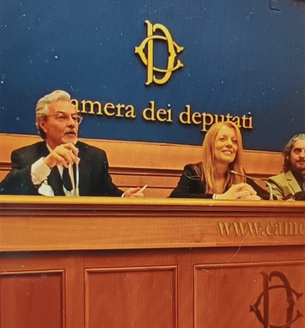 camera 644382012_1216595633980743_3491827620266732713_n - copia